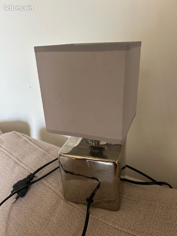 Petite lampe de chevet (image 4)