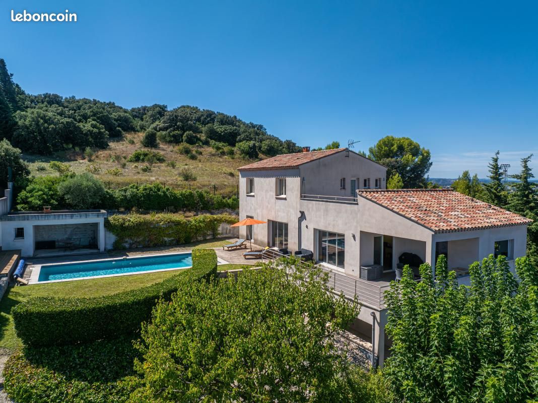 Maison 5 pièces 168 m² · à Saint-Saturnin-lès-Avignon · 168 m² · 560 000 €