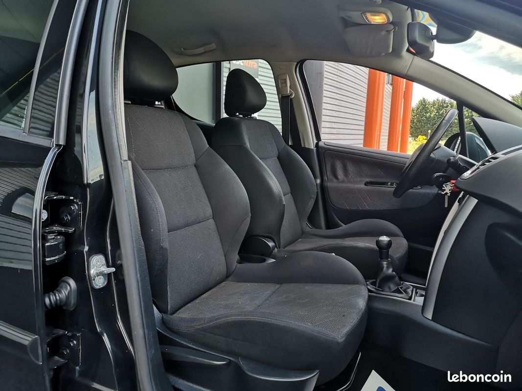 Peugeot 207 1.4 VTI 16v 95Ch Premium Pack (image 10)