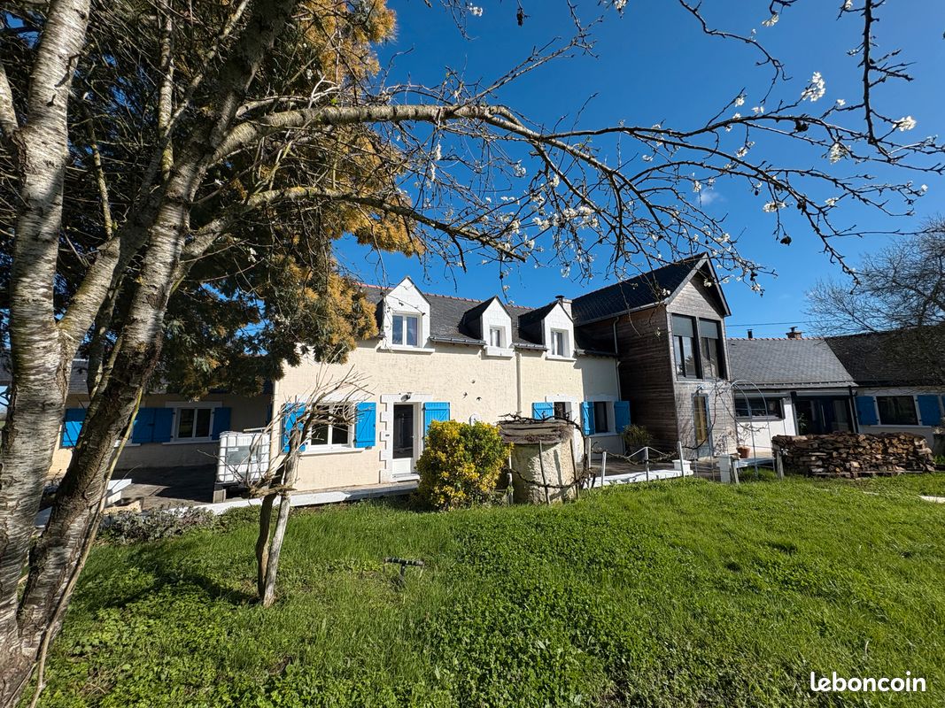 Maison 9 pièces 261 m² · à Val-du-Layon · 261 m² · 549 000 €