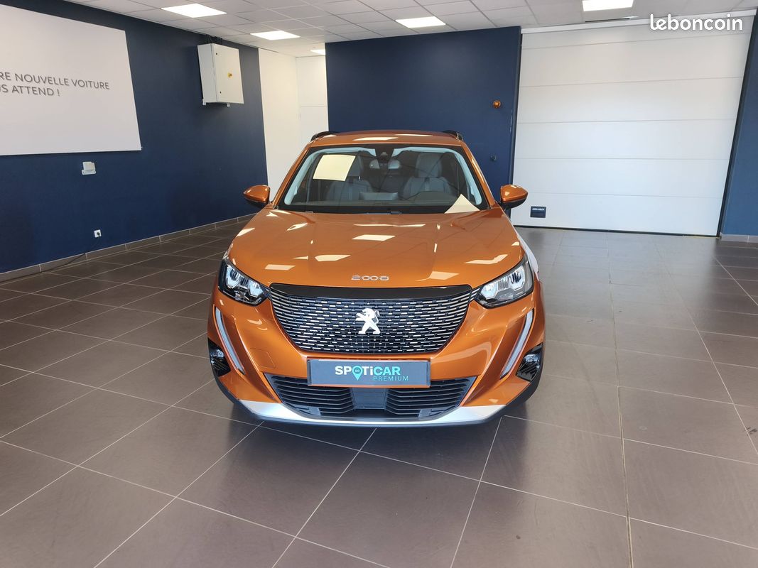 PEUGEOT 2008 BlueHDi 130 S&S EAT8 Allure (image 2)