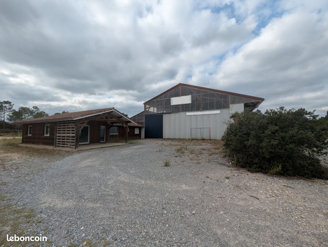 Terrain 4 pièces 800 m² · à Pontonx-sur-l'Adour · 800 m² · 560 000 €