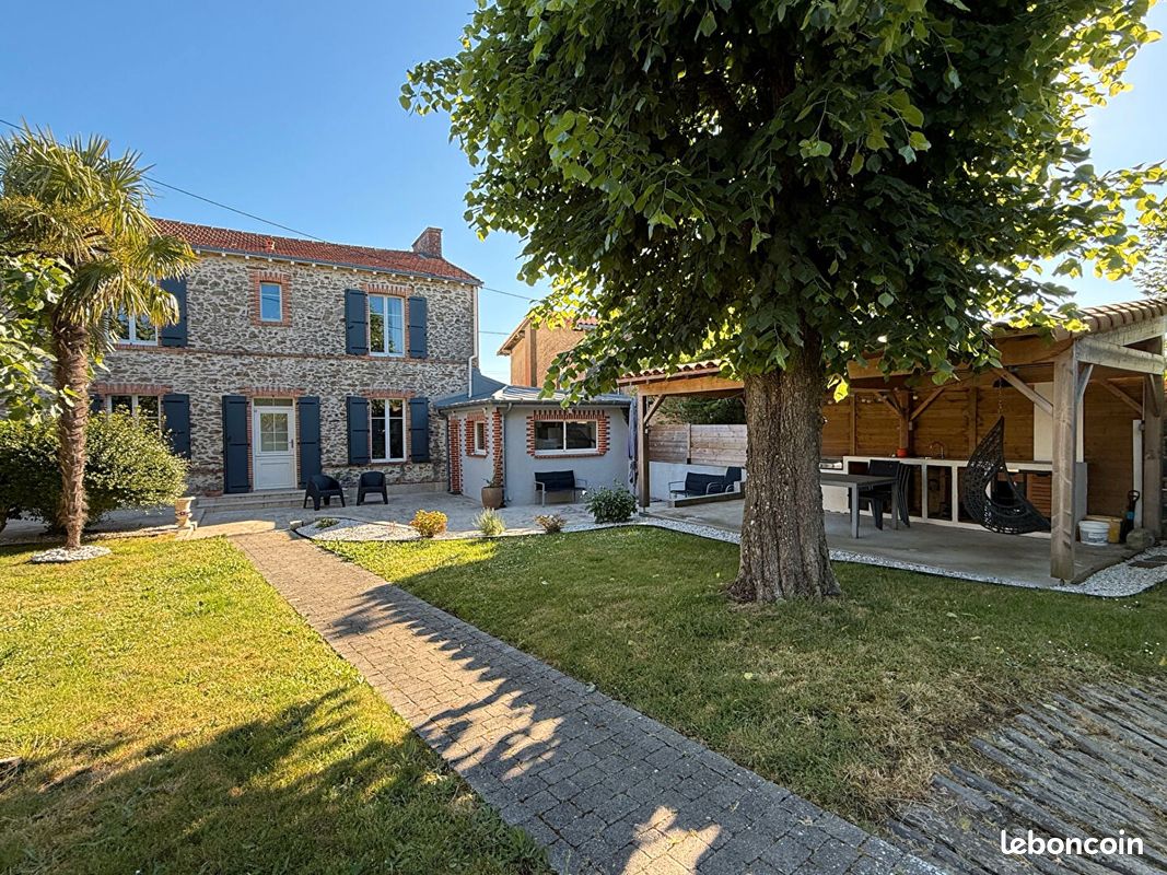 Maison 8 pièces 188 m² · à La Haie-Fouassière · 188 m² · 499 990 €