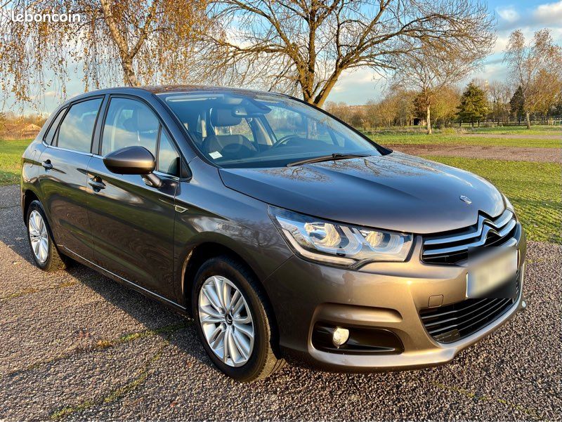 Citroën C4 II PHASE 2 BVM5 FEEL 2017 Garantie 12 mois avec le Pack Sérénité Voitures