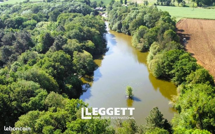 Terrain 53 220 m² Les Brulais