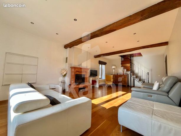 Maison 8 pièces 206 m²