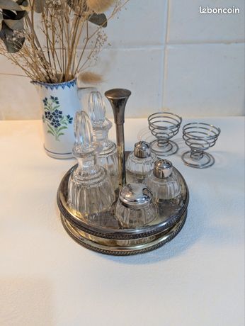 Huilier Vinaigrier En Métal Argenté Avec Flacons En Verre Gravé - Art De La Table Vintage