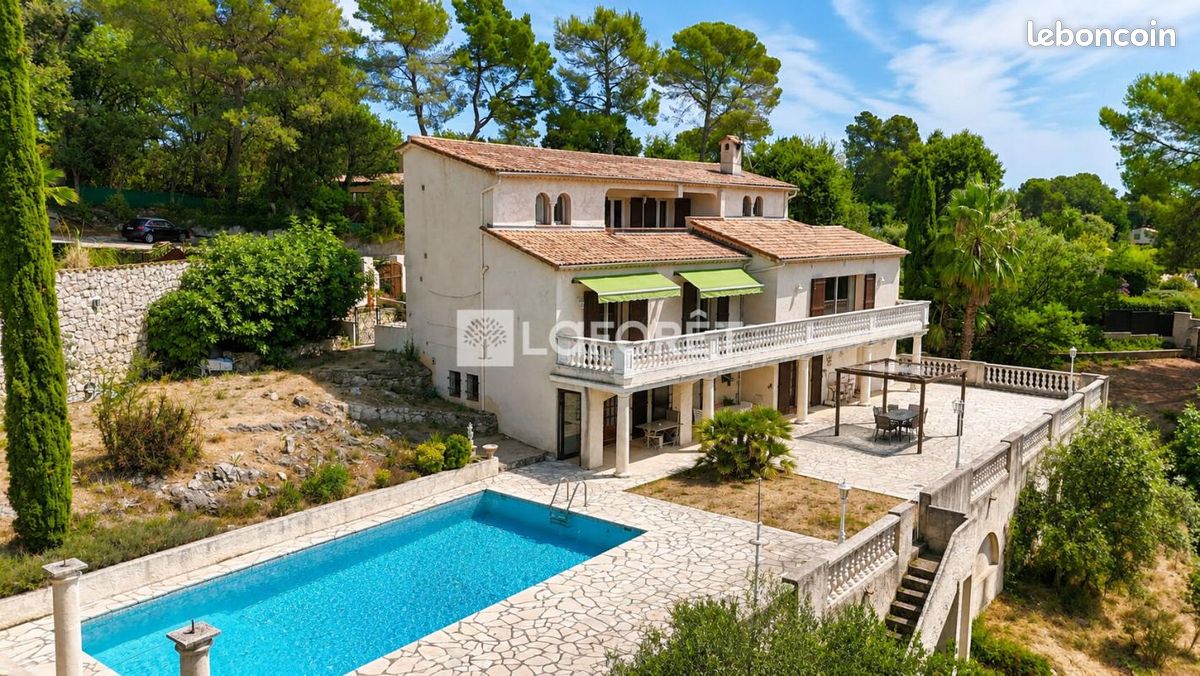 Maison 8 pièces 303 m² · à Roquefort-les-Pins · 303 m² · 995 000 €