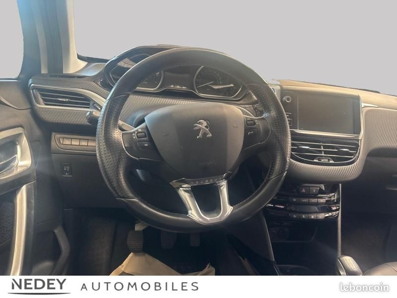 Peugeot 2008 1.2 PureTech 110ch Allure S&S (image 9)
