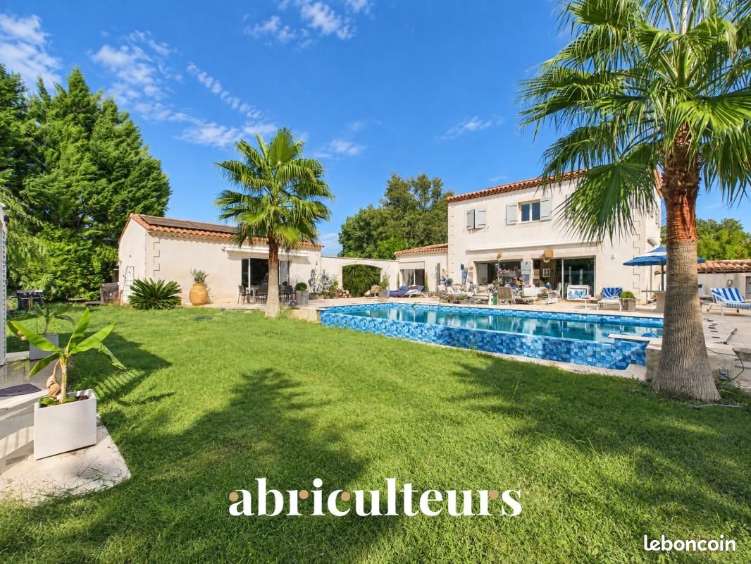 Maison 10 pièces 293 m² · à La Barben · 293 m² · 1 150 000 €