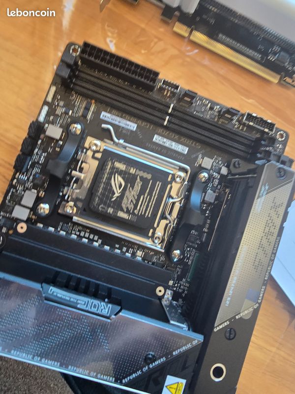 PC Gamer Ryzen 9700X / RX 9070 XT / 32Go / Sneaker X (image 2)