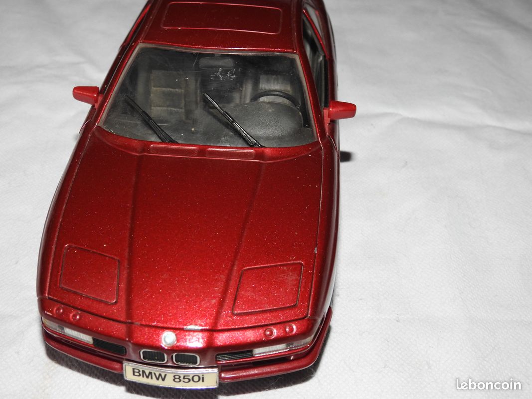 Voiture miniature BMW 850 i 1/18 MAISTO (image 2)
