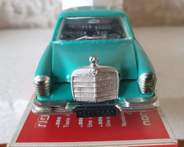 Norev 1:43 - Model car (2) - Mercedes Benz 250 SE Ref 21 et caravane Henon Ref 99, Boxed