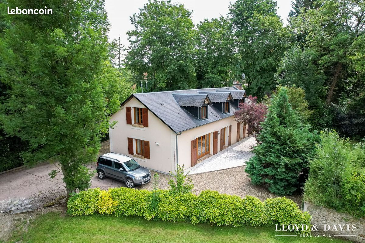 Maison 13 pièces 310 m² · à Saint-Maurice-Montcouronne · 310 m² · 1 130 000 €