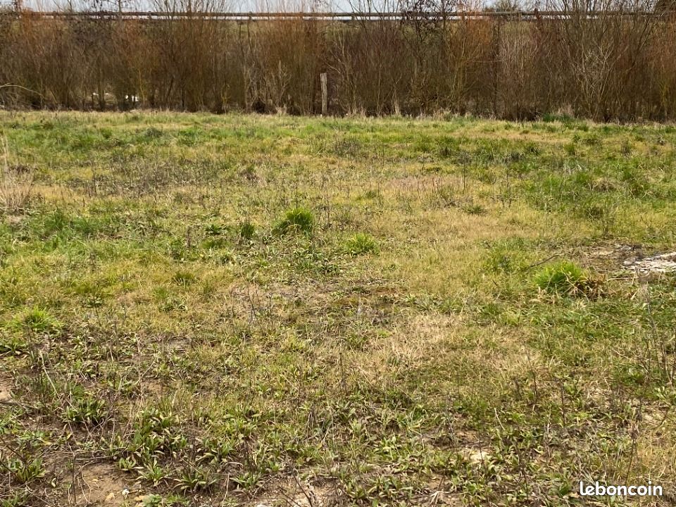 Terrain 450 m² Nesles · 66 000 €