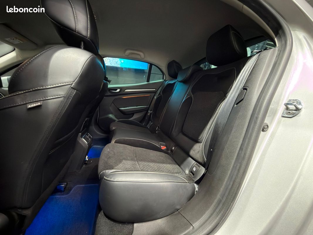 RENAULT Megane IV INTENS 1.5 BLUE DCI - 115 CV - CARPLAY - CAMERA DE RECUL - ATTELAGE (image 15)