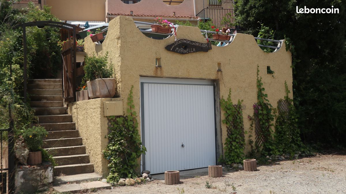 Villa bord de mer située à la marine de Bravone (image 1)