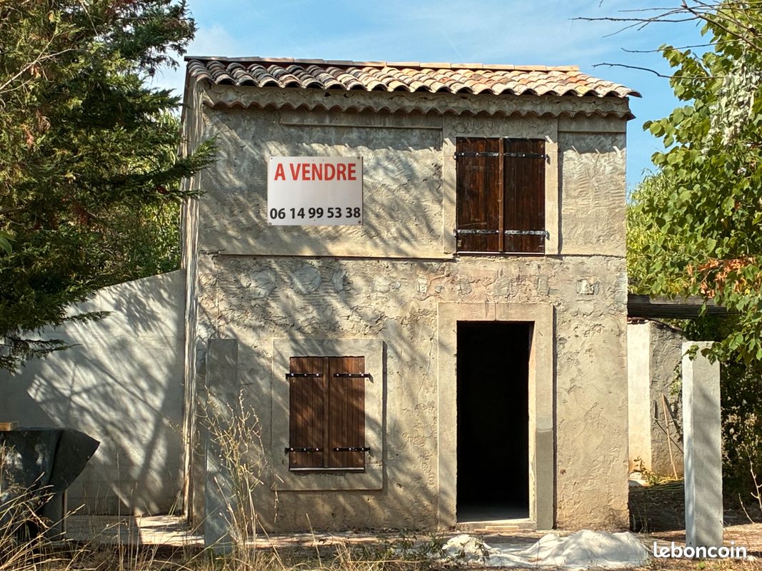 Local commercial 1 pièce 50 m² · à Pierrefeu-du-Var · 50 m² · 220 000 €