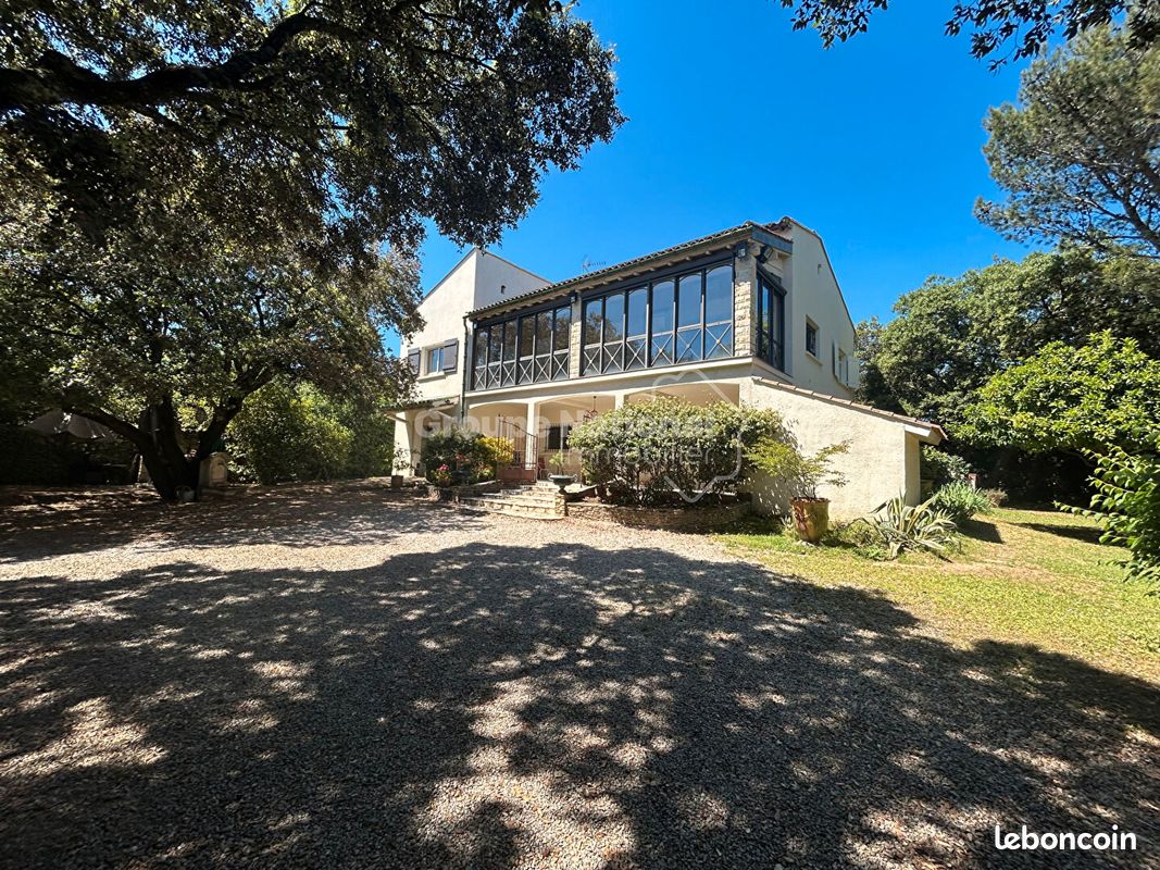 Maison 10 pièces 250 m² · à Nîmes · 250 m² · 787 000 €