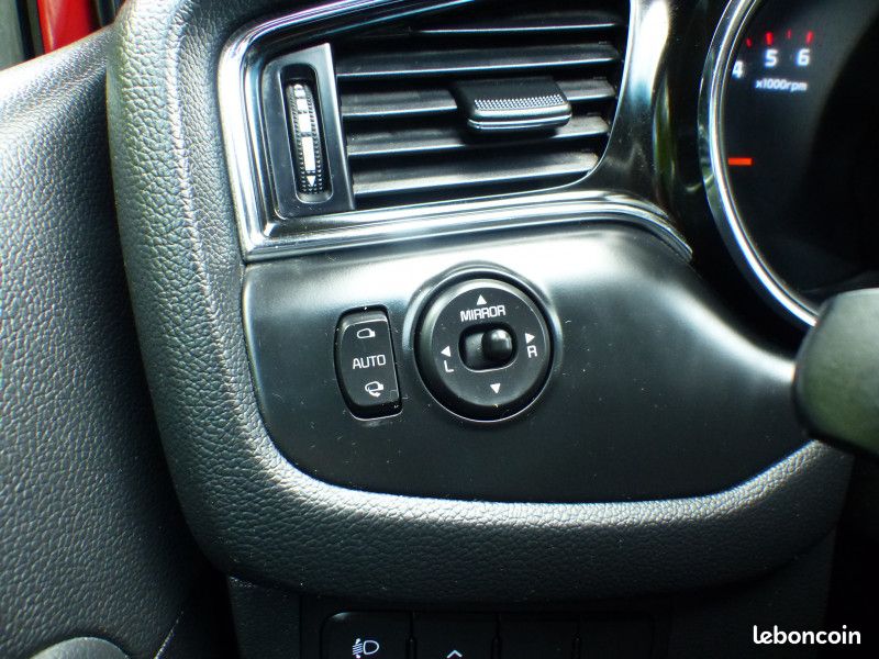 Kia CEE'D 1.6 CRDI 136CH GT LINE DCT (image 38)