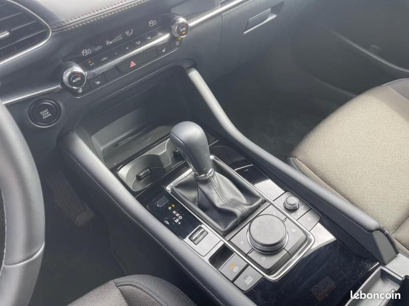 Mazda Mazda 3 2.0 e-SKYACTIV-X M-Hybrid 186ch Centre Line BVA 2025 (image 17)