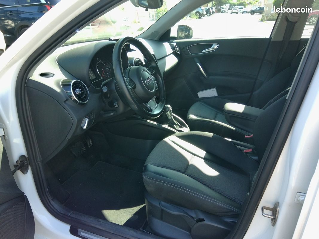 Audi A1 sportback 1.0 TSI 95 AMBITION S TRONIC 7 5P / 5 PLACES 11/15 64MKM 2°M / FRANCE CARPLAY/GPS/TEL/REGUL/JA16/CLIM/BVA+PALETTES/FACTURES ENTRETIEN (image 8)