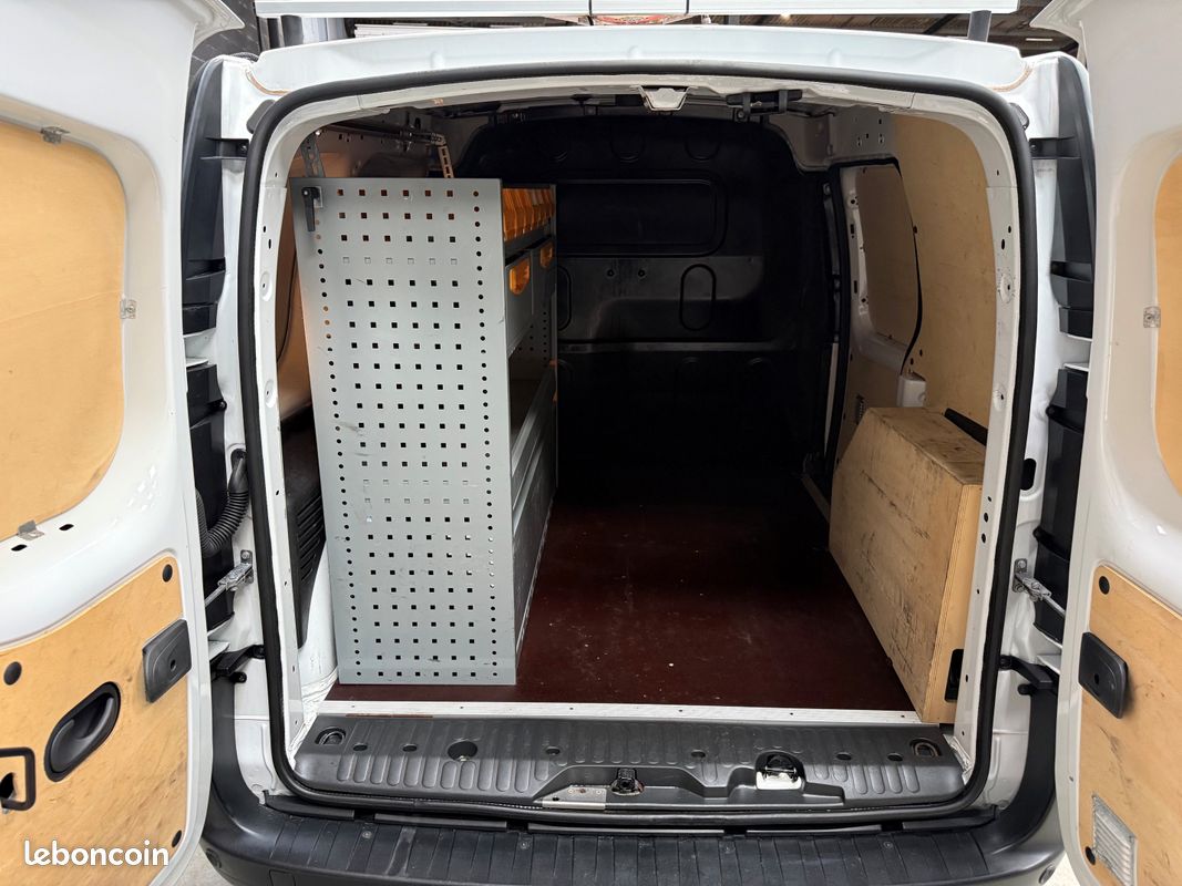 Kangoo EXTRA R-LINK 1.5 dci 95 ch + ETAGERES 57.545 km 11.658 ht (13.990 ttc) (image 4)