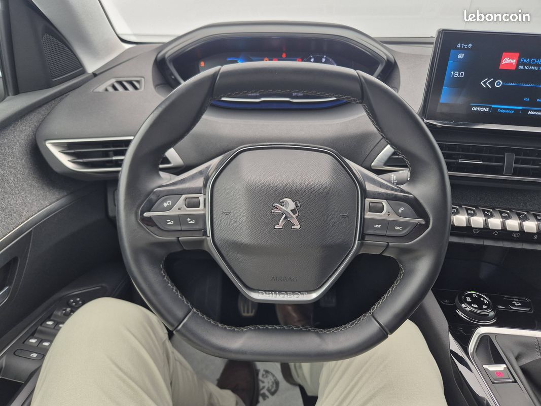 PEUGEOT 3008 BlueHDi 130ch S&S BVM6 Allure Pack (image 16)