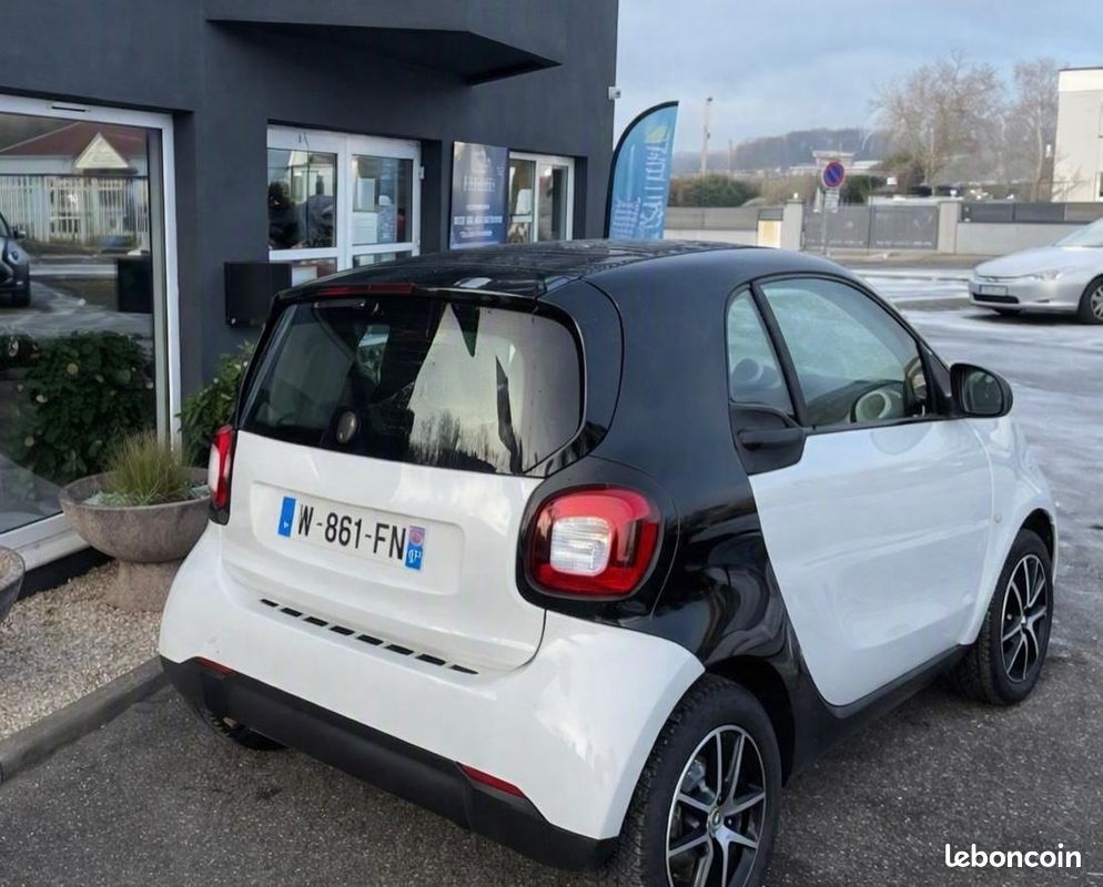 Smart fortwo coupe 1l 61ch pure (image 3)