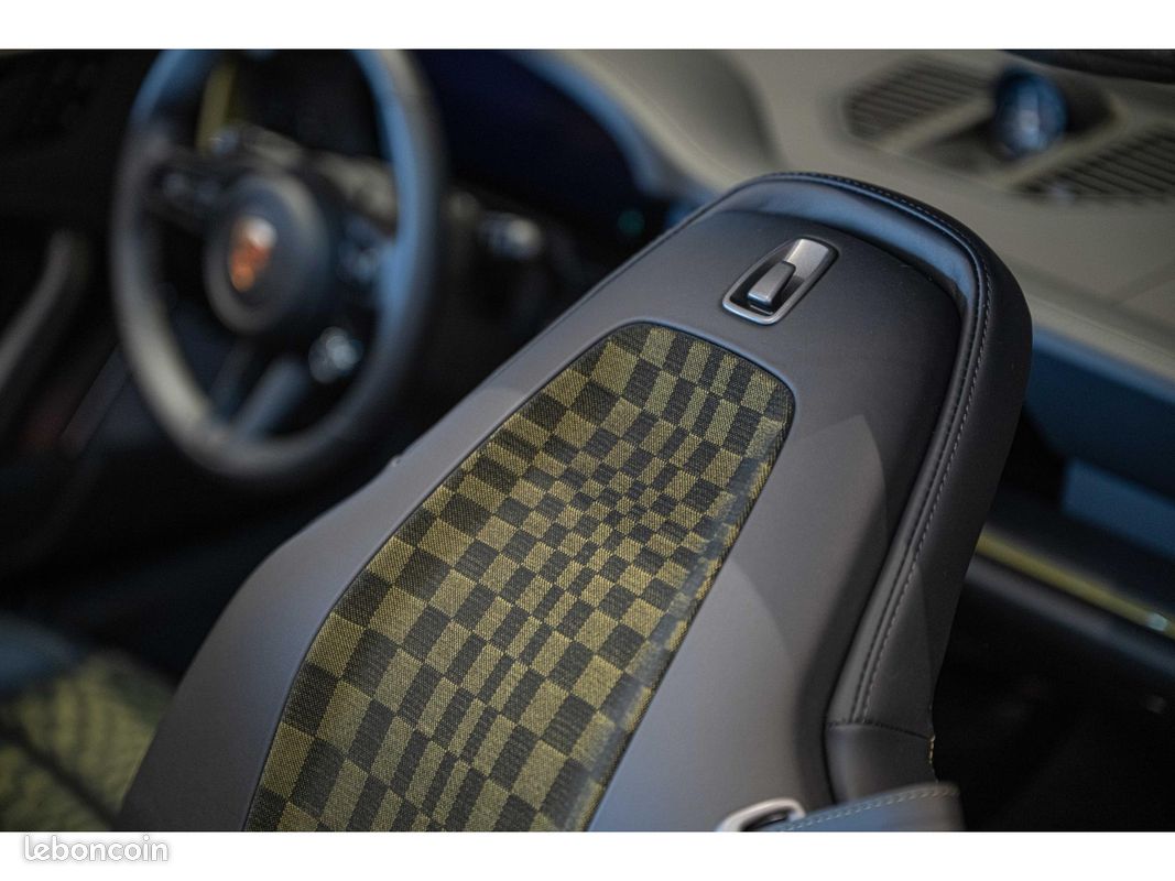 Porsche 911 gts cabriolet type 992.2 spirit 70 - 3.6 541 ch pdk (image 10)