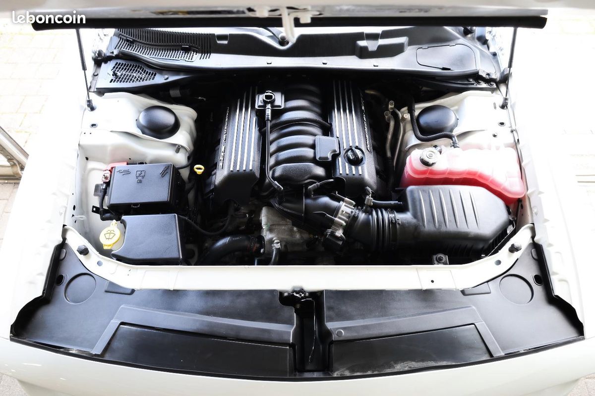 Dodge CHALLENGER Scat Pack 6.4 V8 HEMI 491 ch – BVA – Brembo – ACC – Jantes 20” (image 18)