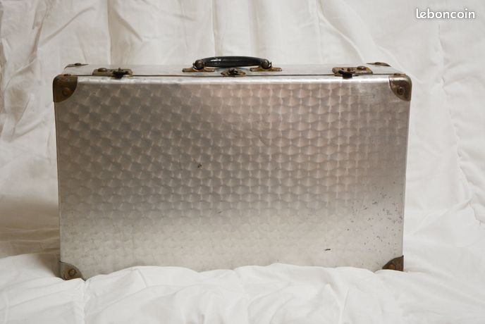 Valise en aluminium FRAME Clôture sans fermeture éclair DOHA 78 cm