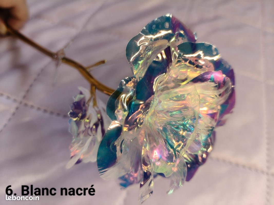 Rose artificielle irisée (image 7)