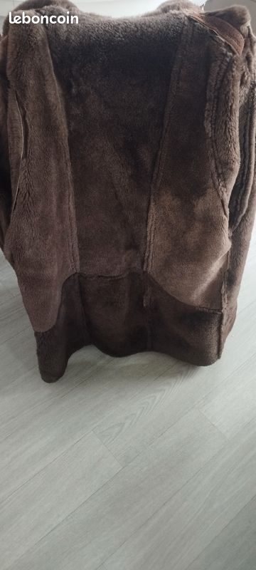 Manteau cuire et fourrure véritable (image 3)