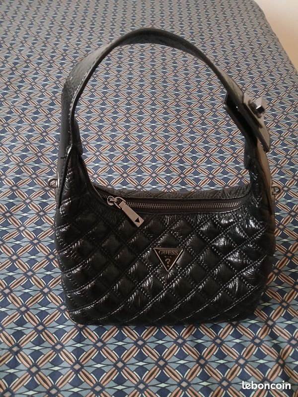 Vente sac guess Accessoires Bagagerie