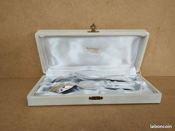 Ménagère Ercuis Métal Argenté Modèle Valencay 105 Pièces dan Ménagère Ercuis Métal Argenté Modèle Valencay 105 Pièces dan
