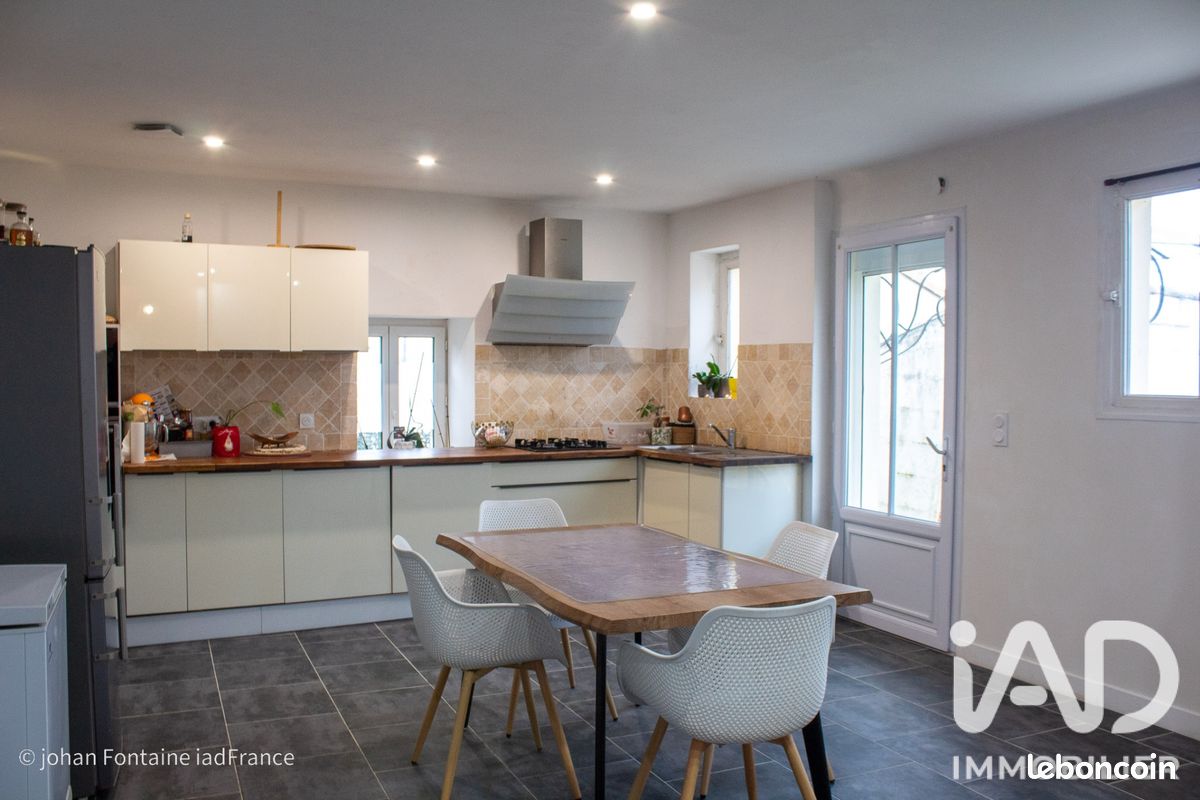 Maison 4 pièces 97 m² · à Bellevigny · 97 m² · 850 €/mois