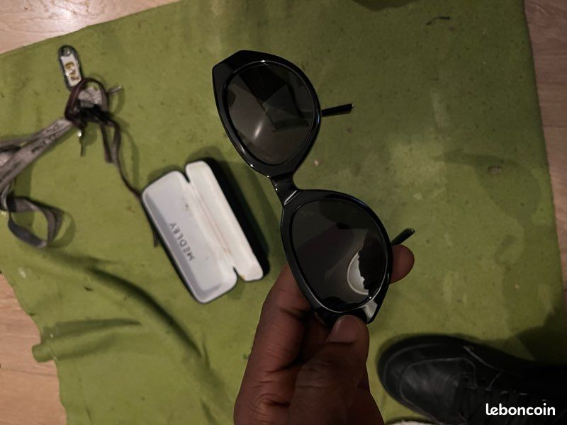 Lunettes de soleil Medley noires – modèle oversize tendance (image 1)