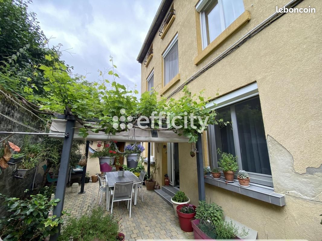 Maison 6 pièces 121 m² · à Saint-Étienne · 121 m² · 165 000 €