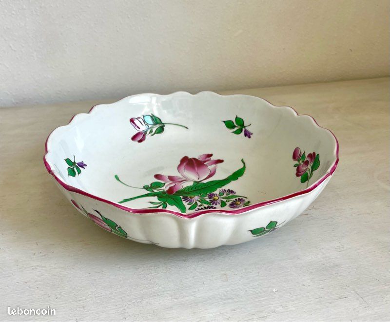 Saladier en faïence ancien/grand plat de service/corbeille à fruits, estampillé KG en porcelaine de LUNEVILLE France, au joli décor floral, modèle Réverbère, vintage et tendance (image 3)