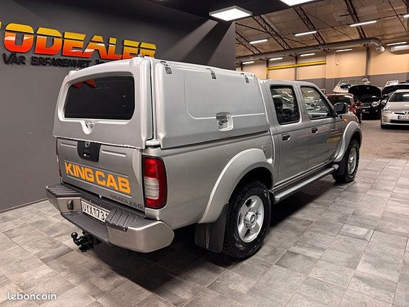 Nissan Navara Double Cab 2.5 dCi 133CH | Faible Kilométrage 4x4 Attelage Climatisation Sièges Cha... (image 3)