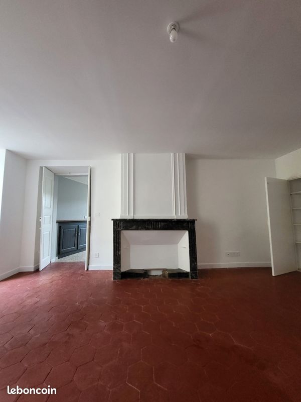 Appartement 3 pièces 100 m² · à Saint-Jean-du-Bruel · 100 m² · 750 €/mois