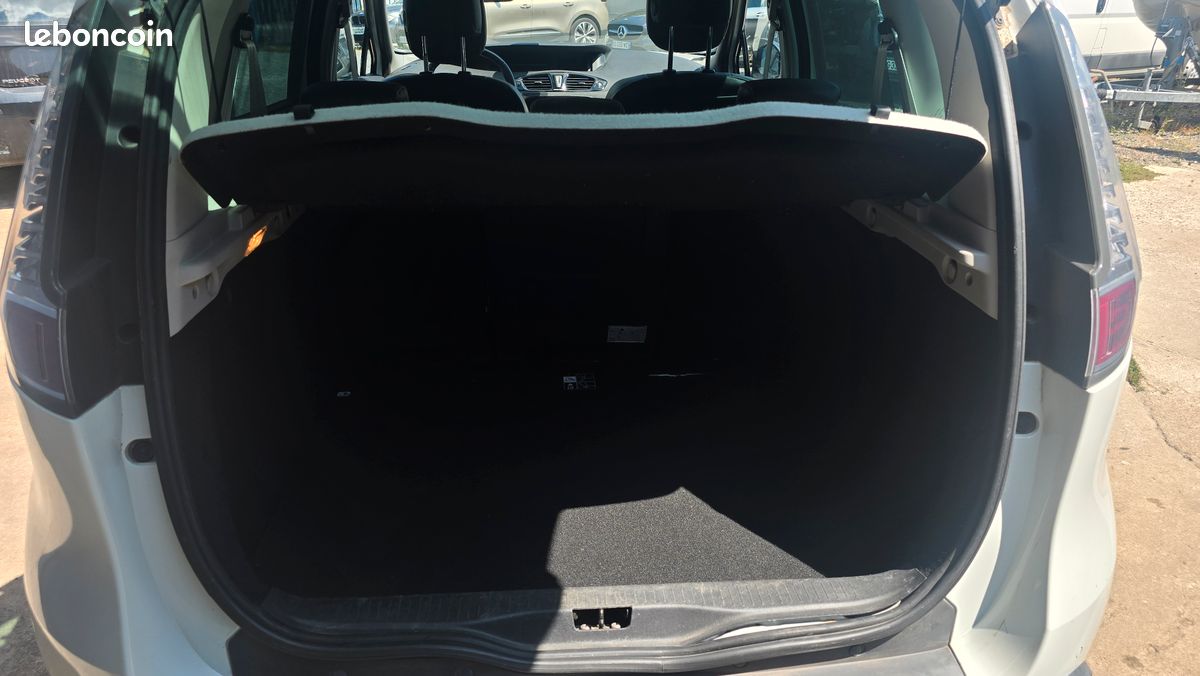 Gl-j auto : renault scenic boite auto bose 1.5 dci (image 8)