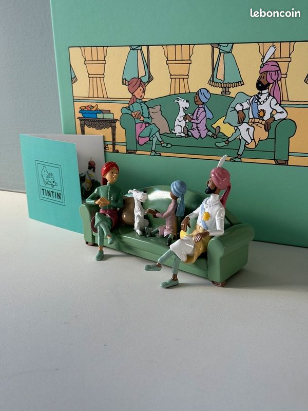 Lot - A Leblon-Delienne "Tintin" robed figurine with Snowy, 2000