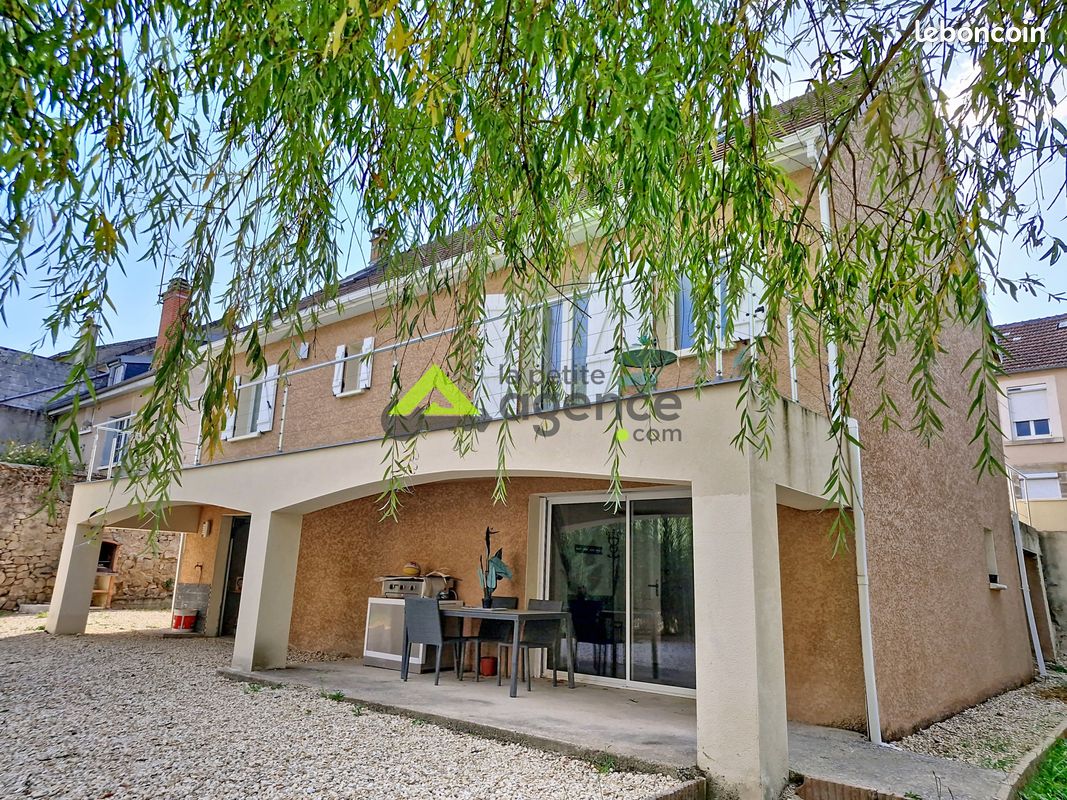 Maison 6 pièces 164 m² · à Ahun · 164 m² · 149 500 €