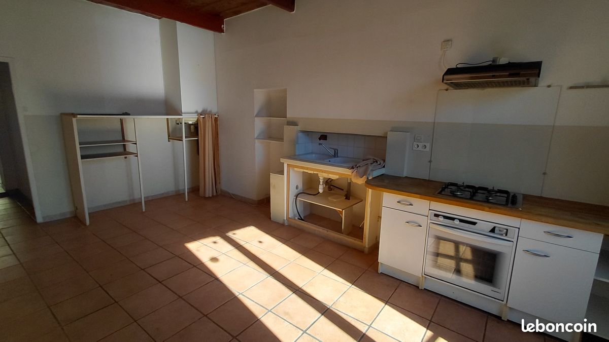 Appartement 4 pièces 87 m² · à Bourg-Saint-Andéol · 87 m² · 93 000 €