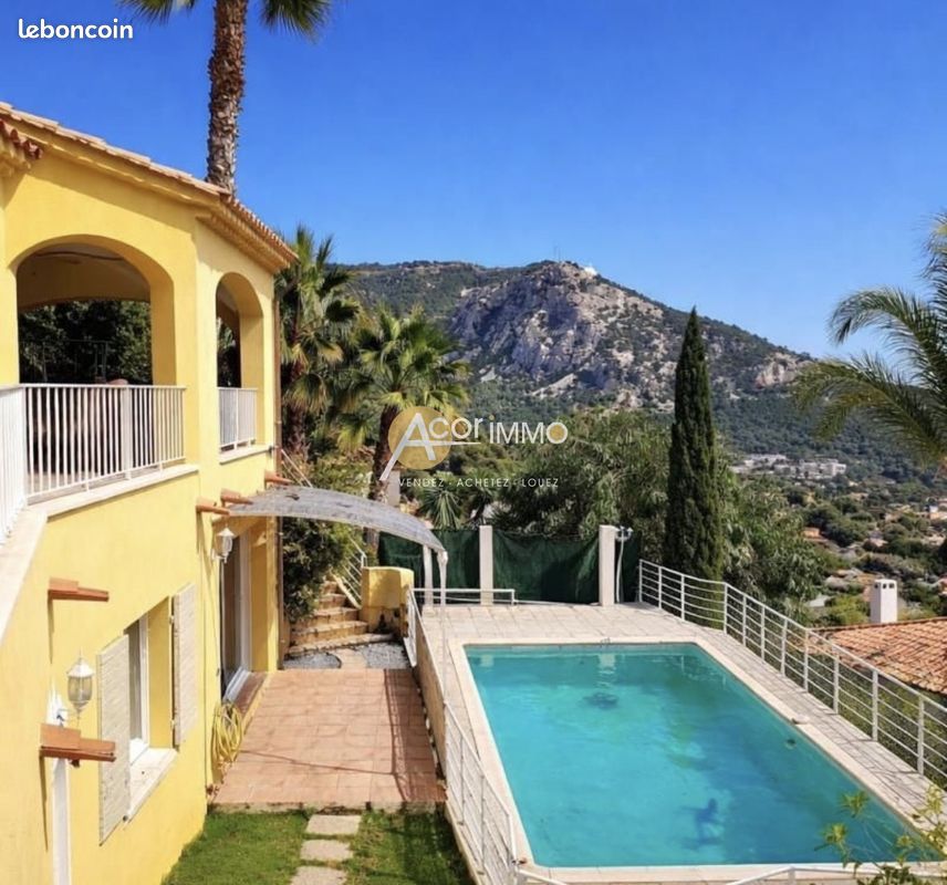Maison 7 pièces 285 m² · à Toulon · 285 m² · 1 040 000 €
