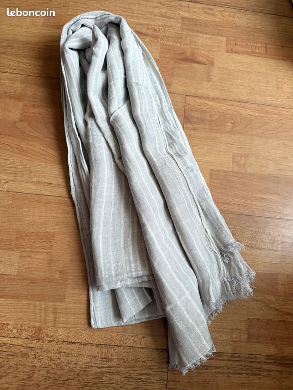 Cheche Foulard Gris Clair Rayures Blanches (image 2)