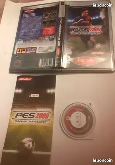 LA SIMULATION RECONNUE DE FOOT PRO EVOLUTION (P.E.S. 2009) SUR PSP JOUABLE SEUL OU à 2. COMPLET AVEC JEU, BOITIER, MANUEL ET JAQUETTE. À MINI PRIX. DÉTAILS SUR LE JEU SUR LA JAQUETTE EN PHOTO 3 (image 1)