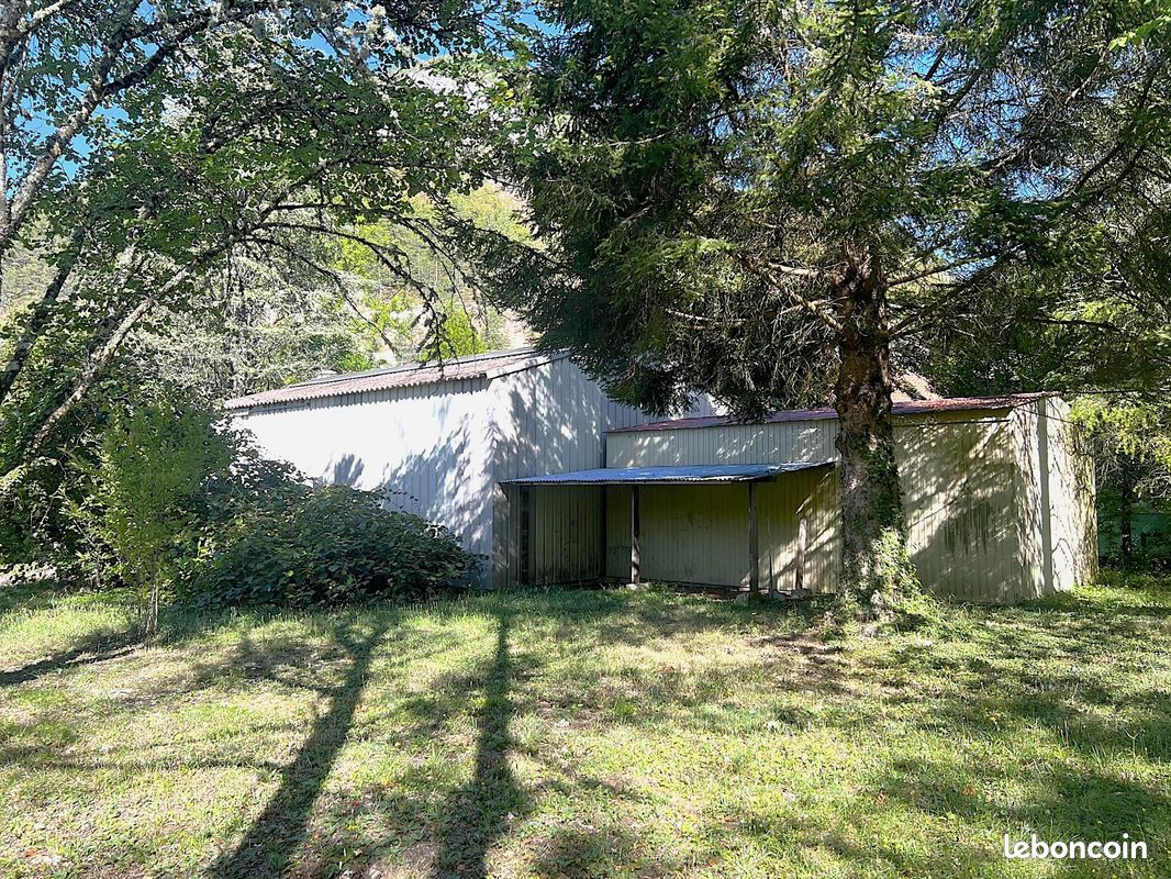 Vente / Virieu-le-Grand / Maison 170m² avec dépendances / 6p / 4ch / Garage double / Terrain 4777m² (image 18)